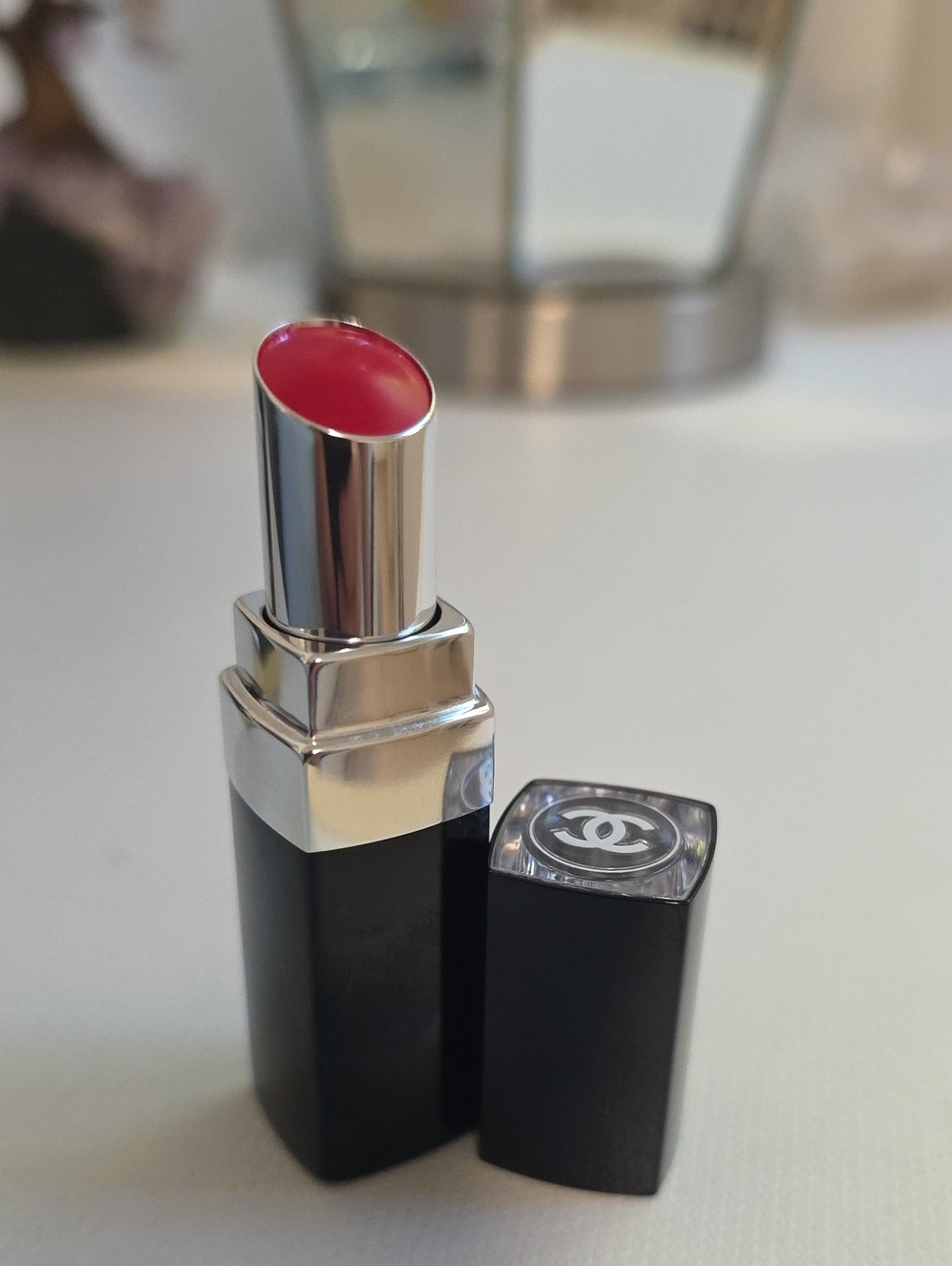 AUTH CHANEL Rouge Coco Bloom Hydrating Plumping Lip Color 128 Magic - Picture 2 of 11